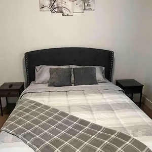 Apartment South Wanted, Charlotte